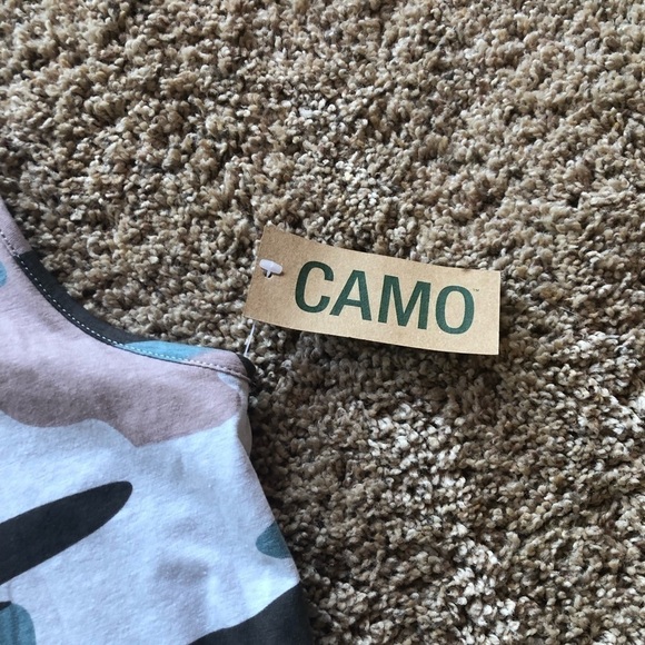 CAMO/ NWT/ slogan racer back Tee/ XS/ woman’s - Picture 5 of 9
